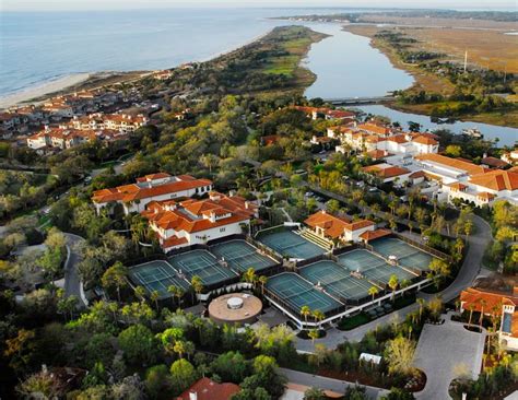 12 Spectacular Tennis Courts Around The World Tennis Court Tennis