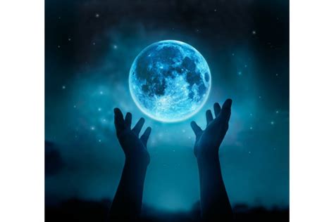 For the past year and a half, we've gotten together with dina and assorted friends to do various rituals for each new and full moon. A Full Moon Ritual for Release - Spirituality & Health