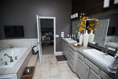 The lrv for benjamin moore 1626 gentle gray is 57.71. Gallery — Buckeye House Painting