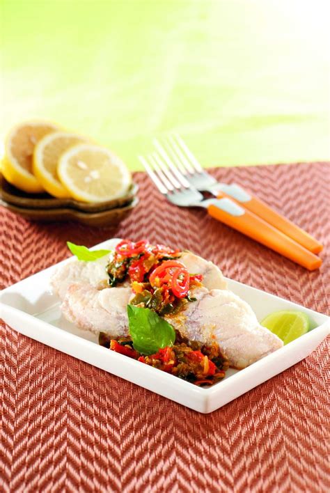 Cara memasak ikan kakap putih bumbu pedas yang enak - Resep Masakan