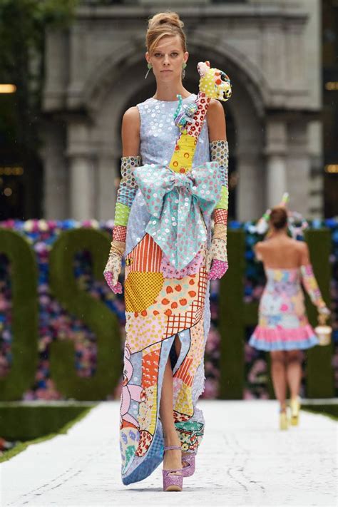 Moschino Spring 2022 Ready To Wear Collection Fashion Fashion Show