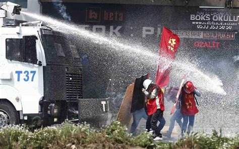 Turkish Police Fire Tear Gas At Istanbul Protests