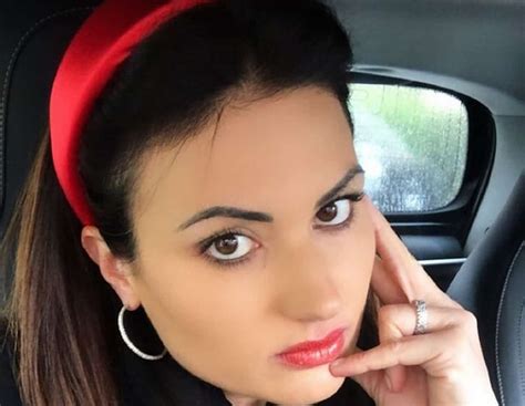 Jun 22, 2021 · elisabetta gregoraci, sconvolta dal tentato furto, scrive al figlio nathan: Marzia Gregoraci, sorella Elisabetta: "Ti aspetto a ...