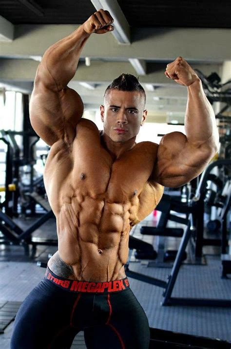 Pin By Fabin Grande On Bodybuilding Live Massive Muscle Men Julian