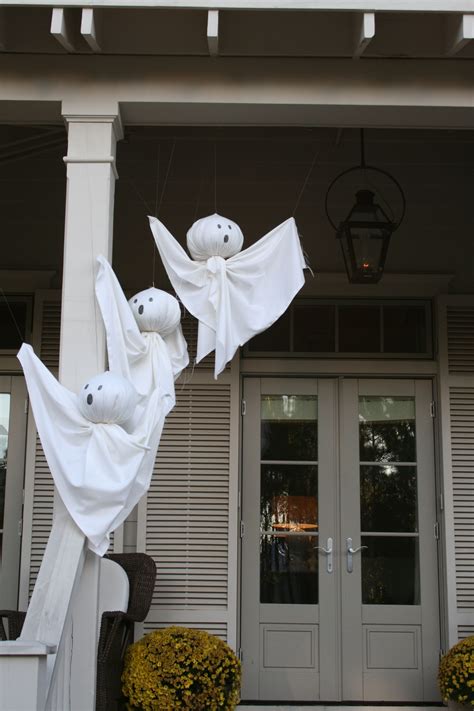 Diy Hanging Ghosts Fall Halloween Crafts Fall Halloween Decor