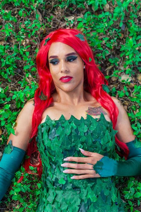 Hot Pictures Of Poison Ivy One Of The Most Beautiful Batmans