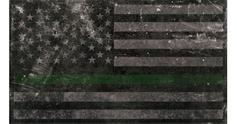 DISTRESSED THIN GREEN LINE AMERICAN FLAG DECAL / STICKER 87