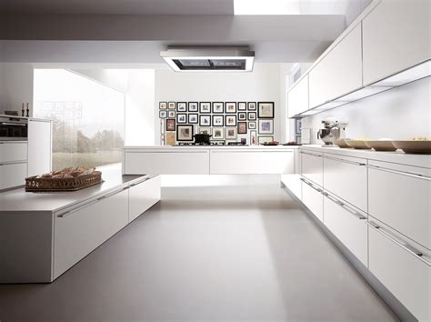 We at cabinetmodern.com are one of the leading kitchen remodel experts in los angeles and orange county locality and have been providing exclusive cabinetry services since many years. Modern_kitchen_Miton_MT_100_110_120_16 - Italian Kitchen ...