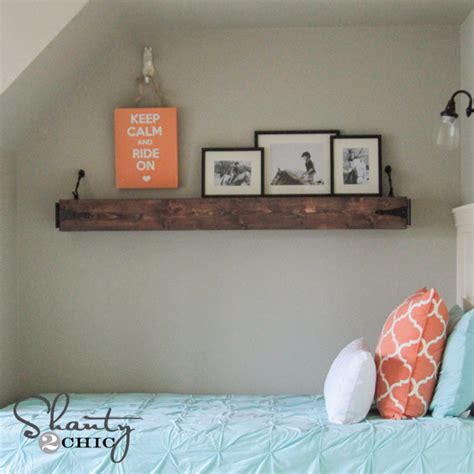 In addition to utilizing space in your home that you would be forced to waste otherwise, corner mantel shelves can provide cohesion to an otherwise incomplete or seemingly erratically decorated room. DIY Floating Rustic Shelf or Mantle! - Shanty 2 Chic