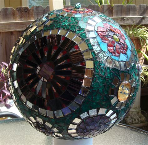 Mosaic crafts mosaic projects art projects mosaic ideas mosaic bowling ball bowling ball art mosaic wall mosaic glass stained glass. Other side of gazing ball | Mosaic bowling ball, Gazing ...