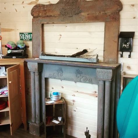 This Gorgeous Fireplace Mantel Comes From Southwest Pennsylvania It Is From The 1800 S And Was