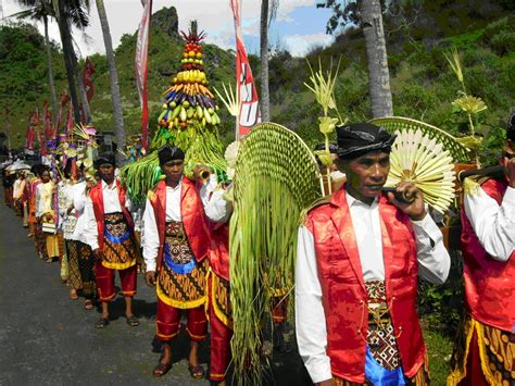 Tradisi Bersyukur Yang Unik Yang Dilakukan Masyarakat Indonesia