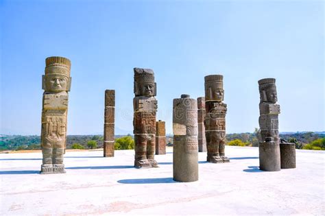 Toltec Statue In Tula Mexico Stock Photo Image Of Landmark Temple