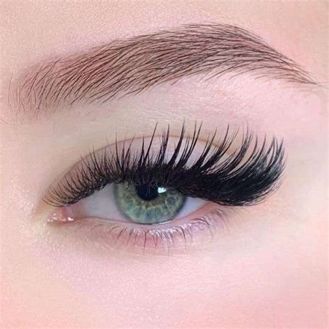 here s how to rock cat eyelash extensions beautystack