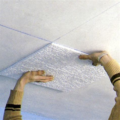 Promos et prix panneau polystyrène dans les catalogues bricomarché. Faux plafond à coller - Maison & Travaux