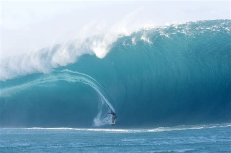 High Wave Sea Surfing Waves Men Hd Wallpaper Wallpaper Flare