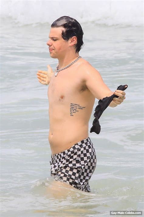 Yungblud Paparazzi Shirtless Beach Photos Naked Male Celebrities