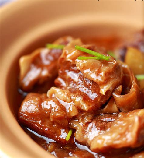 Because beans don't contain as much water as leafy. Chinese Braised Beef - Authentic Cantonese Style - Yum Of China