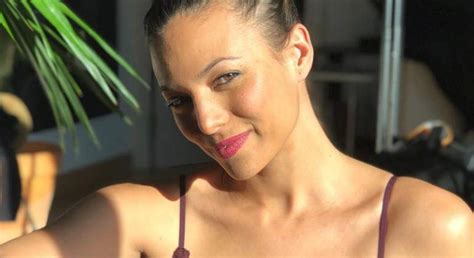 Elisa Mouliaá Se Pone Más Sexy Que Nunca Y Presume De Top En Instagram