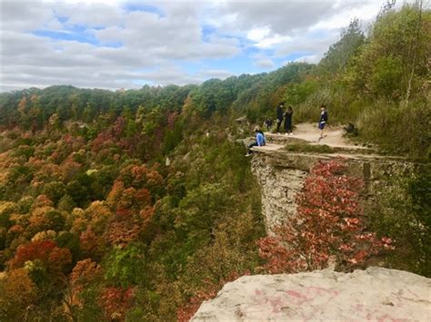 Tew's falls through spencer gorge (пеший tуризм). Picket fence eyed for popular Dundas Peak lookout ...