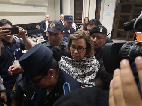 Diputados De La Une Piden La Expulsión De Sandra Torres Del Partido