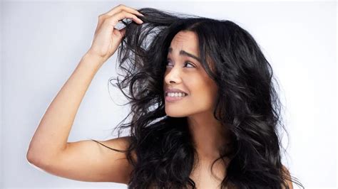 frizz free monsoon expert haircare guide to prevent dullness during monsoon