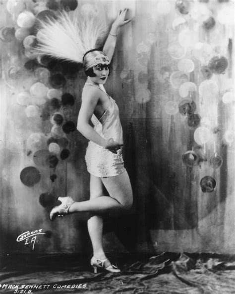 Photos Of The Hard Drinking Hard Partying Flappers Who Scandalized