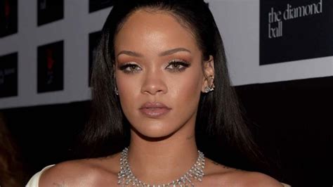 Rihanna Speech Start Helping One Person English Speeches