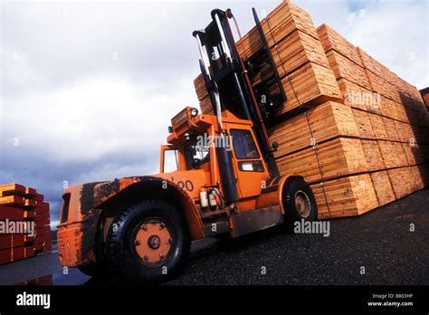 Forklift Moving Lumber Hi Res Stock Photography And Images Alamy