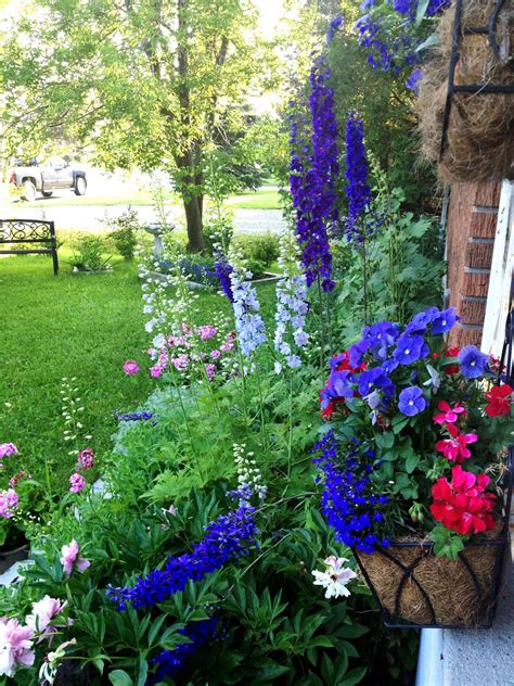25 small garden design ideas. Cottage style garden in Porcupine, Ontario, Canada ...