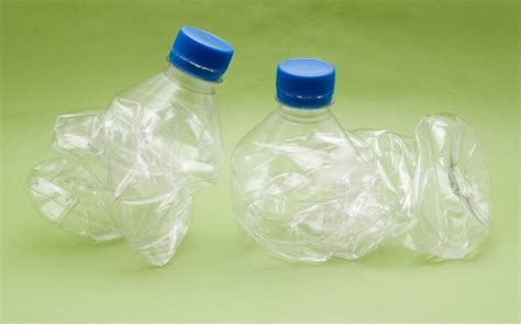 Зачем собирать пластиковые бутылки / Домоседы
