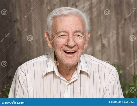 Счастливый старик стоковое фото изображение насчитывающей счастье 25013686