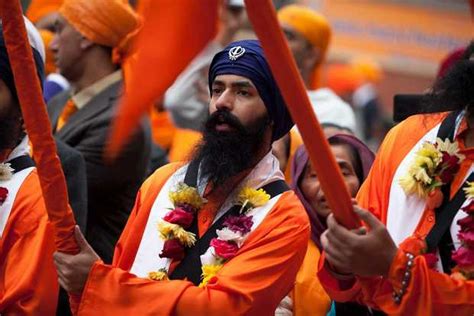 Video 1500 Sikhs Parade Through Whalley Range And Old Trafford For