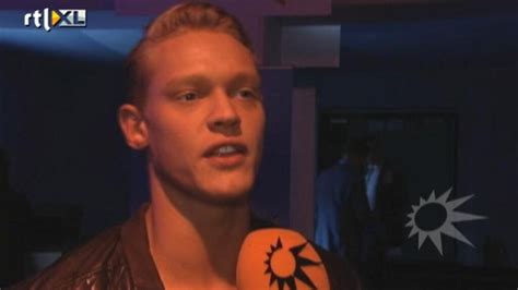 'mijn hart huilt en het vertrouwen in de mens is weg. Ferry Doedens trotseert hysterische fans | RTL Boulevard