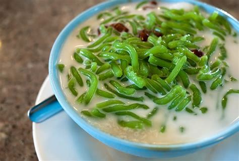 Cetak sampai habis biarkan cendol terendam dulu dalam air es. Cara Buat Cendol (Dengan gambar) | Makanan, Resep, Masakan