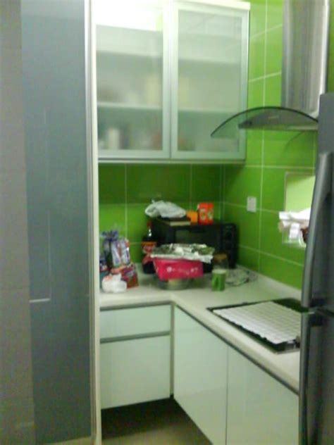 This design suitable for terrace house or condominiums in kuala lumpur with limited kitchen space. Cabinet Design Kuala Lumpur: Kitchen Design - Modern ...