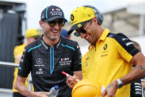 What kind of background does hubert hurkacz have? F1: Daniel Ricciardo łączony z Ferrari. Australijczyk ...