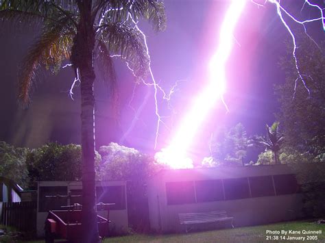 Huge Positive Lightning Strike Australia 2005 Pics