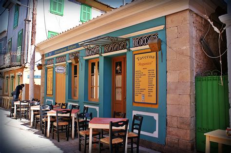 Jika rumah anda terletak di pedesaan, maka artikel ini sangat tepat anda jadikan rujukan. Fotoğraf : yapı, bina, restoran, bar, inşaat, dış, iç ...