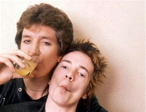 Sex Pistols Steve Jones On John Lydon “ive A Deep Love For The Guy But I Dont Wanna Hang