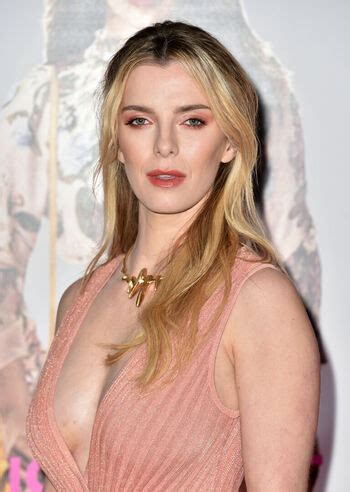 Betty Gilpin Elizabeth Lg Nude Onlyfans The Fappening Plus
