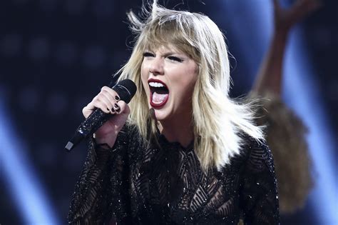 Taylor Swifts New Song Sends A Dangerous Message To Her Fans