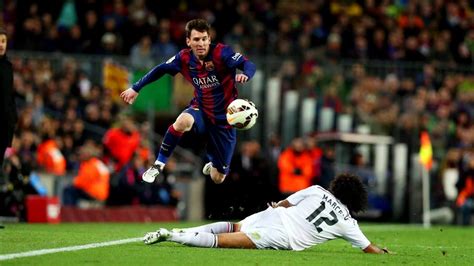 Lionel Messi Top 10 Dribbles Vs Real Madrid Hd Youtube