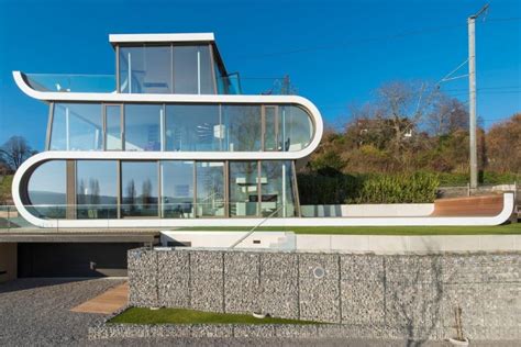 Модерна къща с нестандартна архитектура в Швейцария - Ogledi.BG