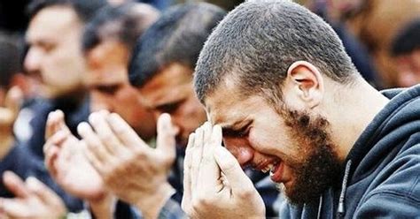 Do'a qunut adalah salah satu do'a yang paling sering dibaca dalam kehidupan seorang muslim, dan rasulullah shallallahu 'alaihi wa sallam telah mengajarkan kepadaku doa yang aku ucapkan (apabila. Hukum Bacaan Doa Qunut Nazilah Musibah Muzammil Hasballah