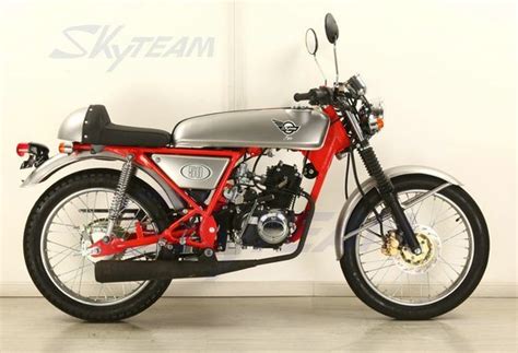 Skyteam Cafe Racer Motorcycle Vintage Bike Classic 125cc 4 Stroke Ace
