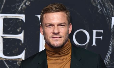 Reacher Star Alan Ritchson Bares Muscular Physique In New Shirtless Photo Shares Workout Tips