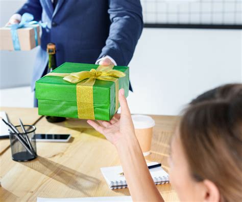 These gifts for coworkers will allow you to show your fondness and create an even more amicable working relationship. Co-Worker Gift Ideas - For Anyone On Your Gift List