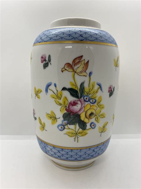 Pair Of Porcelain Ginger Jars Montgomery Antiques And Interiors