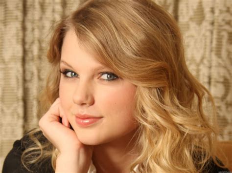 Taylor Swift Ethnicity Celebrity Ethnicity · What Is Nationality Race
